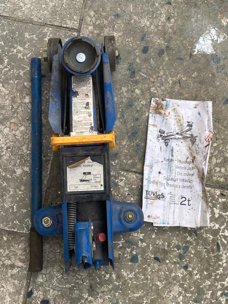 Hydraulische krik 2 ton - Carpoint Trolley Jack, Ophalen, Gebruikt, Hydraulisch, Garagekrik