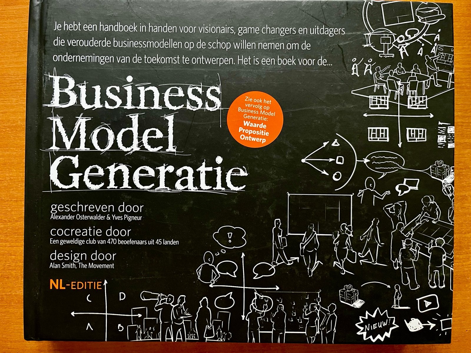 Business Model Generatie - Alexander Osterwalder & Yves Pign, Ophalen of Verzenden, Zo goed als nieuw, Management