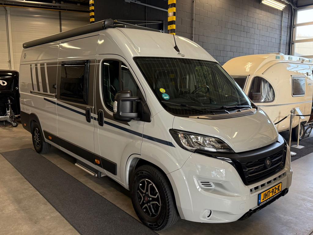 Carado 640 2024 automaat 16000km, Caravans en Kamperen, Campers, Automaat, Buscamper of Camperbus, Ringverwarming, Fiat