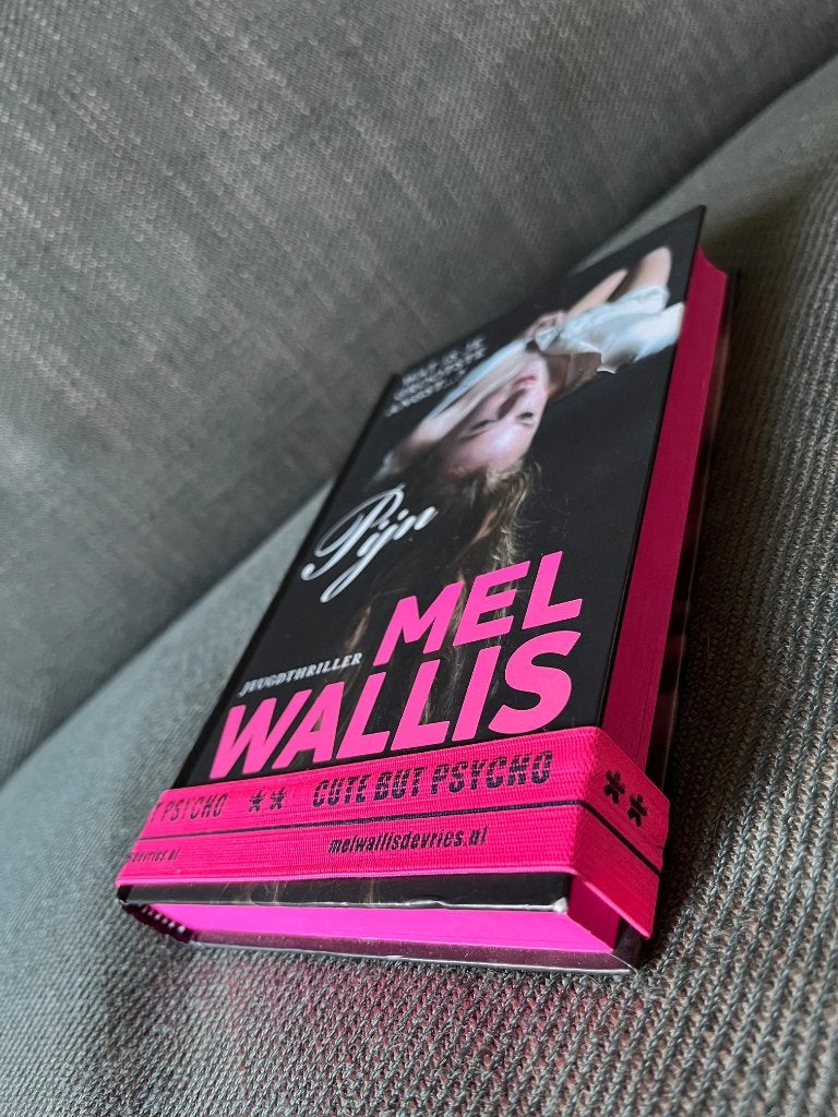 Mel Wallis de Vries - PIJN. (Hardcover) special edition, Boeken, Ophalen of Verzenden, Zo goed als nieuw, Mel Wallis de Vries