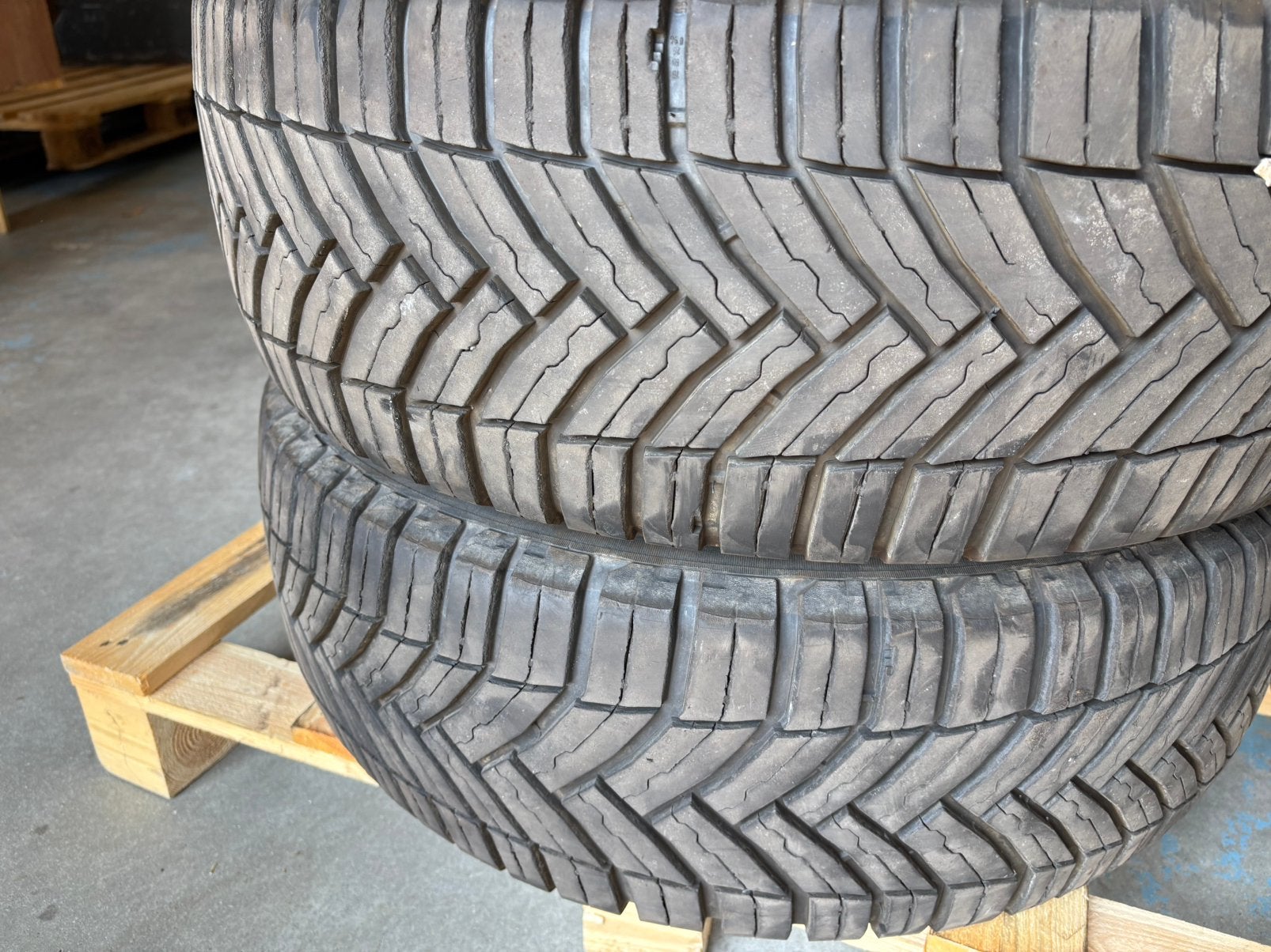 Michelin Agilis cross climatie 16”, Auto-onderdelen, Banden en Velgen, 16 inch, Band(en), Zomerbanden, 205 mm