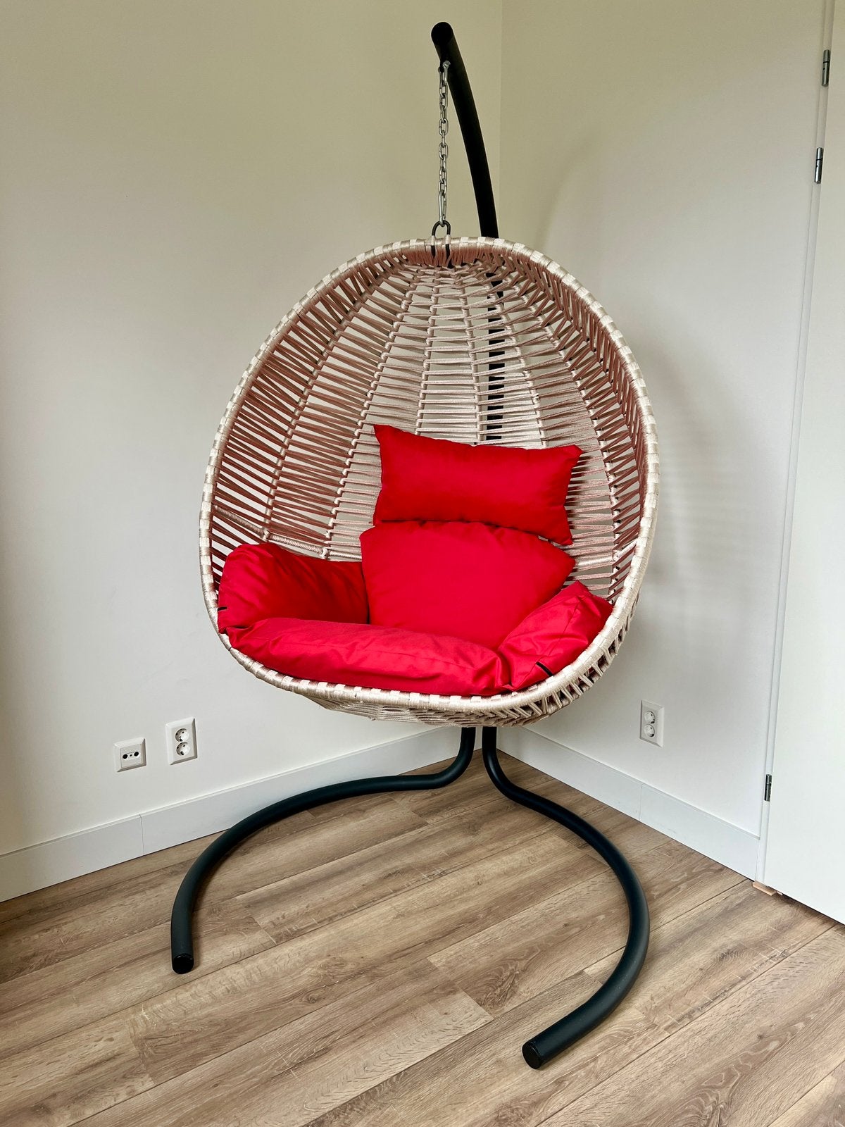 Egg hangstoel van stof in rood, voor binnen of buiten, Huis en Inrichting, Stoelen, Ophalen, Zo goed als nieuw, Rood, Eén