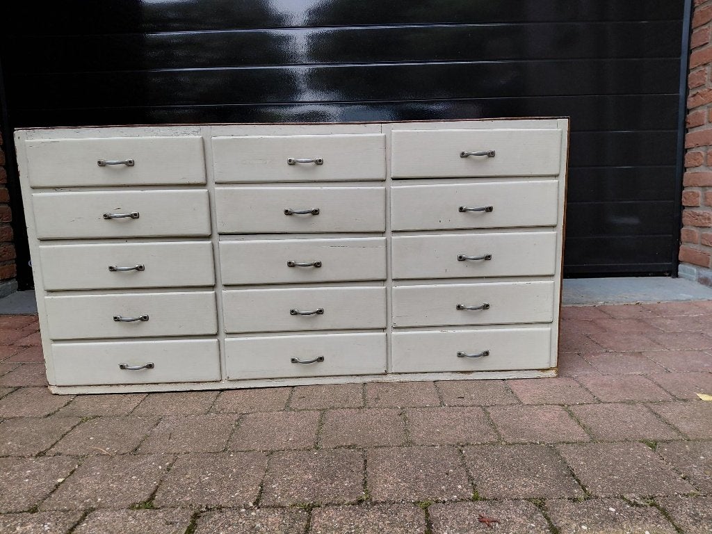 Brocante ladenkast, Ophalen
