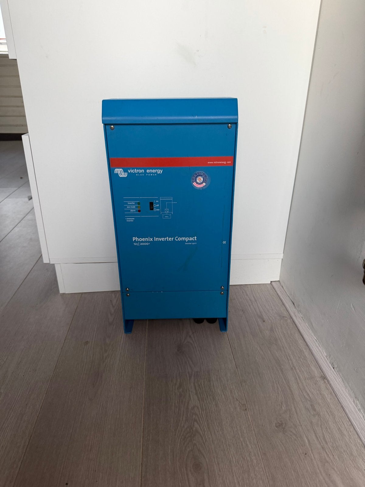 Victron Phoenix Inverter Compact 12/2000 - Zo goed als nieuw, Ophalen of Verzenden, Zo goed als nieuw