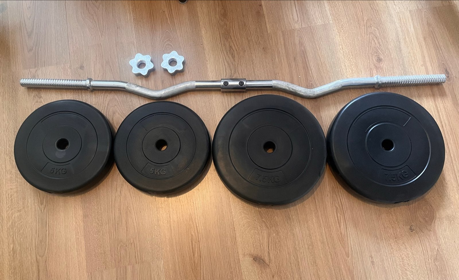 EZ Curl Stang met 25kg Halterschijven, Sport en Fitness, Ophalen of Verzenden, Gebruikt, Armen, Halterstangen
