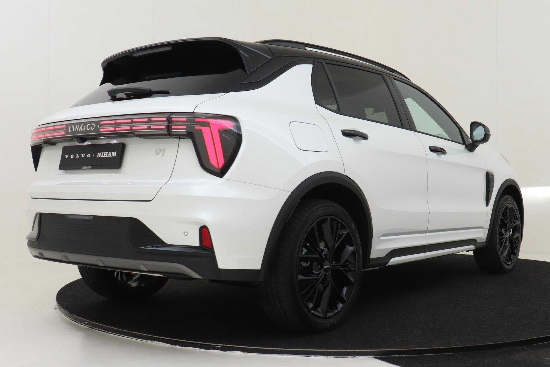 Lynk & Co 01 1.5 PHEV MORE -PANO.DAK|HARMANINFINITY|ELEK.STO, 12 maanden, 1800 kg, Euro 6, 4 cilinders