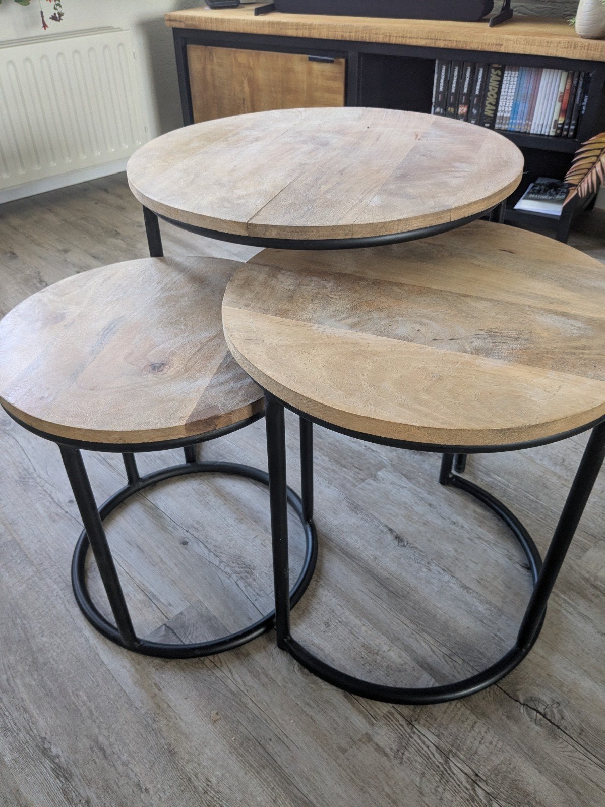 salontafel set mango hout met zwart stalen onderstel, Minder dan 50 cm, Modern / industrieel, Rond, Minder dan 50 cm