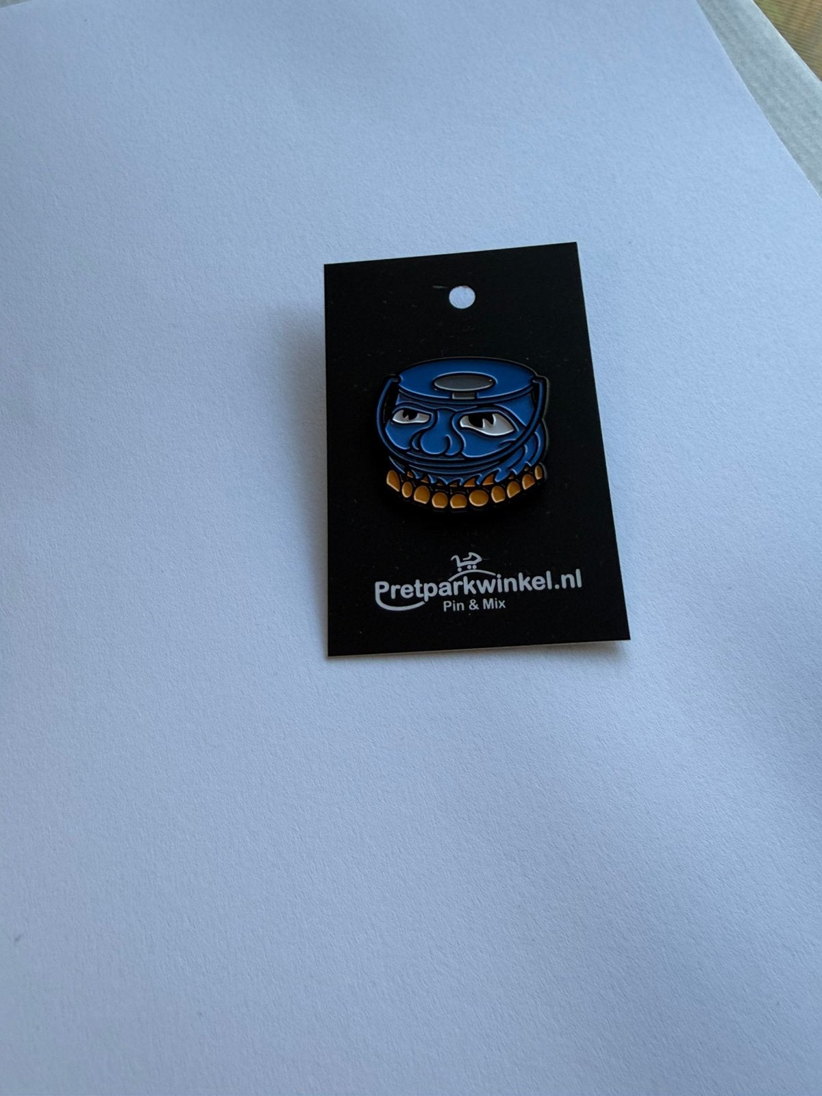 Efteling Monsieur Cannibale Pin (Blauw), Verzamelen, Ophalen of Verzenden, Nieuw, Overige onderwerpen, Speldje of Pin