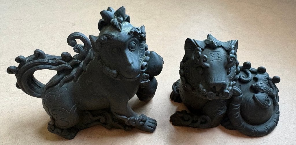 Chinese leeuw en aap, Antiek en Kunst, China, 8 cm, Beeld, Zwart