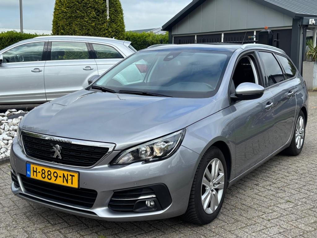Peugeot 308 SW 1.2 Benzine 2020 Trekhaak Navi Dealer OH, Gebruikt, Euro 6, 1199 cc, 620 kg