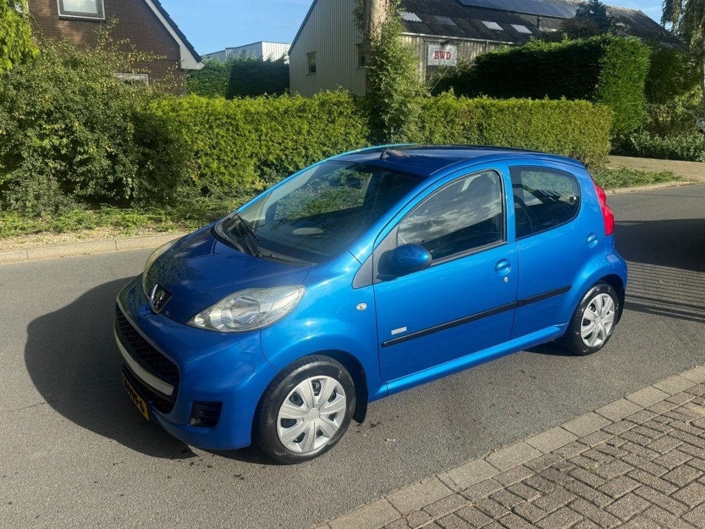 Peugeot 107 1.0-12V Millesium 200 5/ deurs /Airco/Trekhaak, Voorwielaandrijving, Euro 5, Gebruikt, Huisgarantie