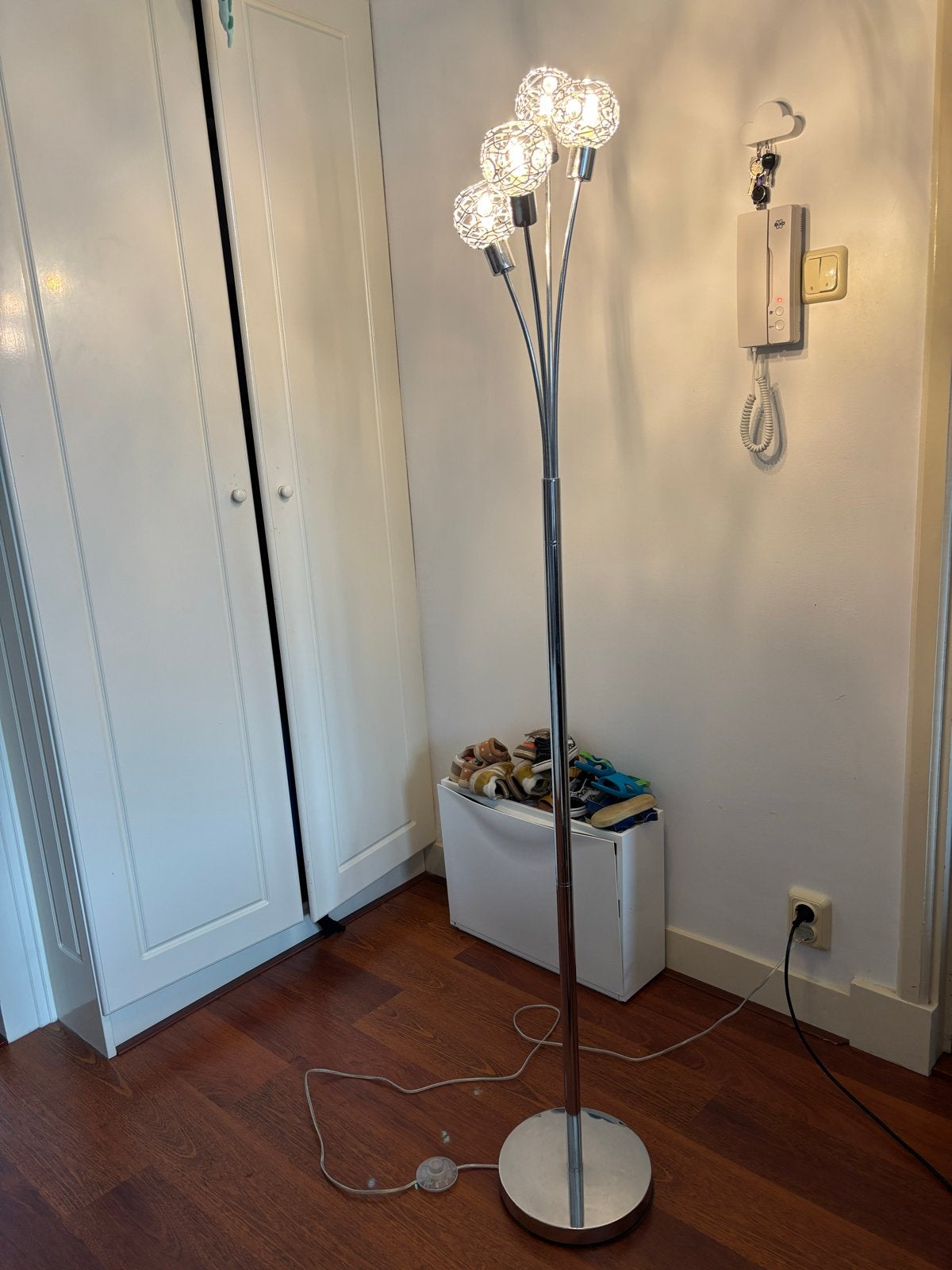 Vloerlamp met 4 bollen, merk Massive, G9 fitting, chroom, Ophalen, Zo goed als nieuw, Metaal, 150 tot 200 cm