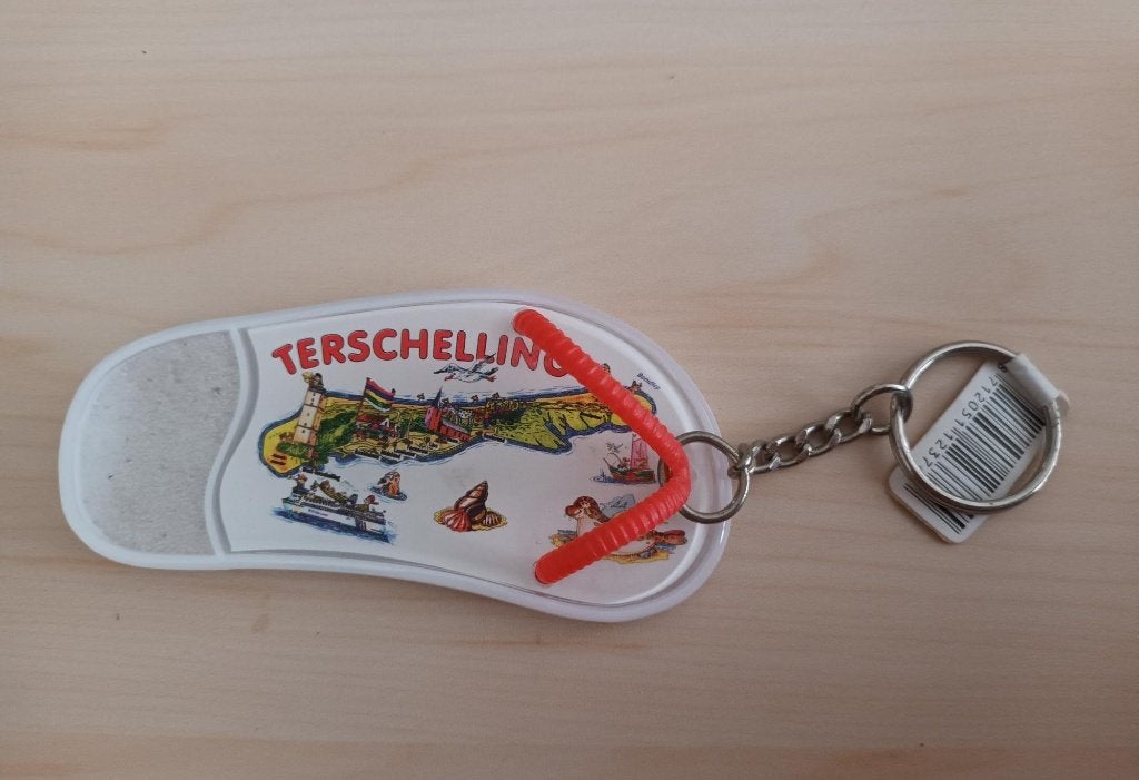 Sleutelhanger teenslipper Terschelling met zand, Ophalen of Verzenden, Nieuw, Stad of Land