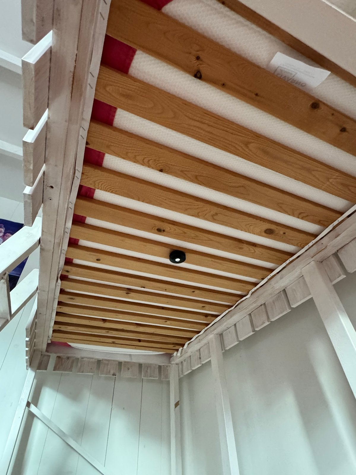 Foto 9 van Uniek Huisjesbed / Hoogslaper voor Kinderkamer