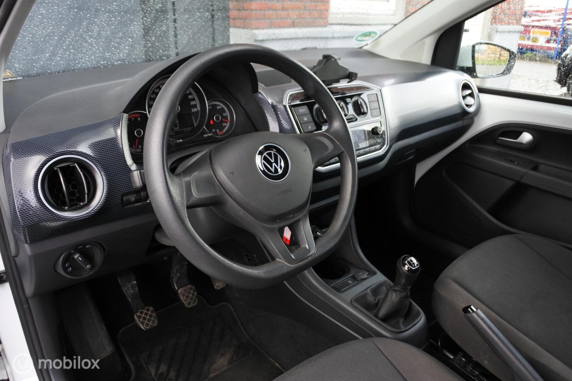 Volkswagen Up! I 1.0 I Airco I Stoelverwarming! I Bluetooth, Auto's, Stof, Gebruikt, Met garantie (alle), 4 stoelen