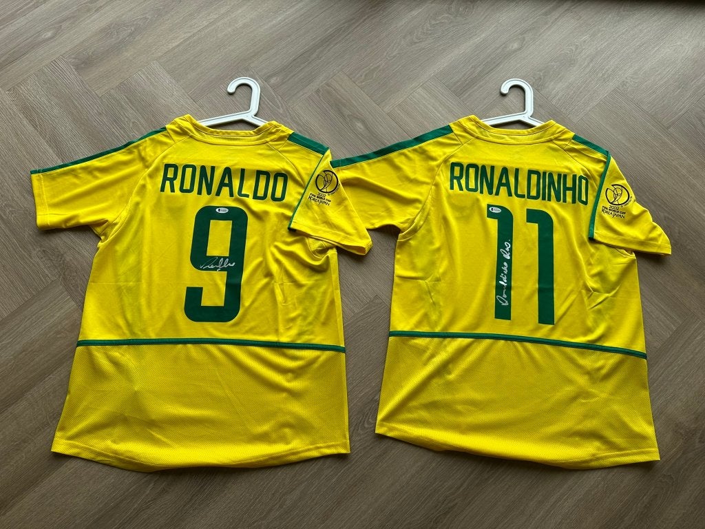 Hand gesigneerde shirts Ronaldo R9 /Ronaldinho (COA Beckett), Buitenlandse clubs, Shirt, Info@nike.com, Nieuw