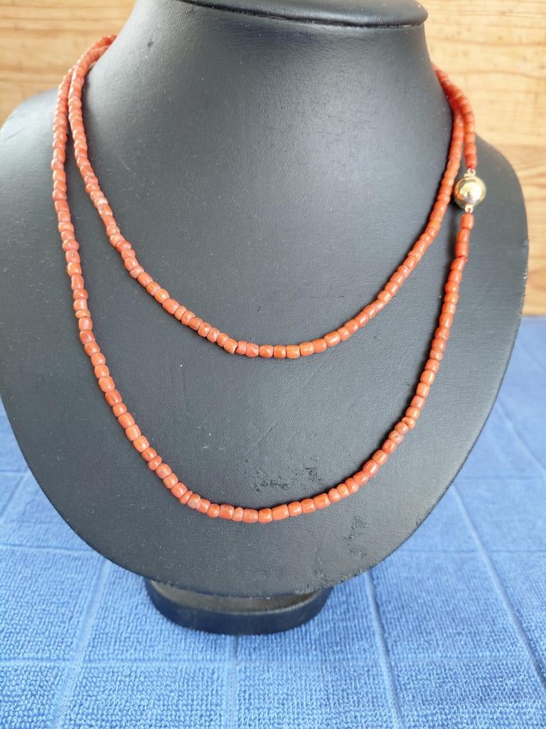 lange,mooie bloedkoraal ketting 94 cm, Verzenden, Goud, Ketting