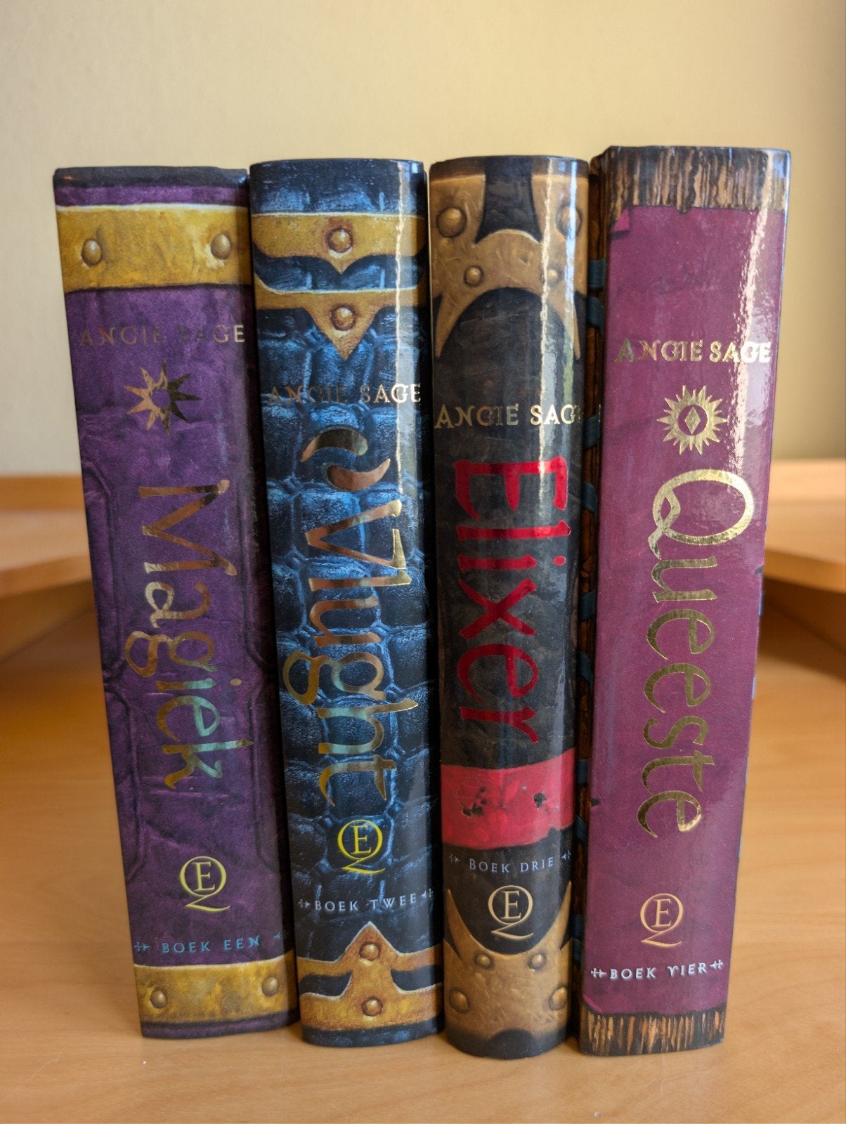 Septimus Heap 1 t/m 4 – Angie Sage – hardcover, Boeken, Ophalen of Verzenden, Zo goed als nieuw, Angie Sage