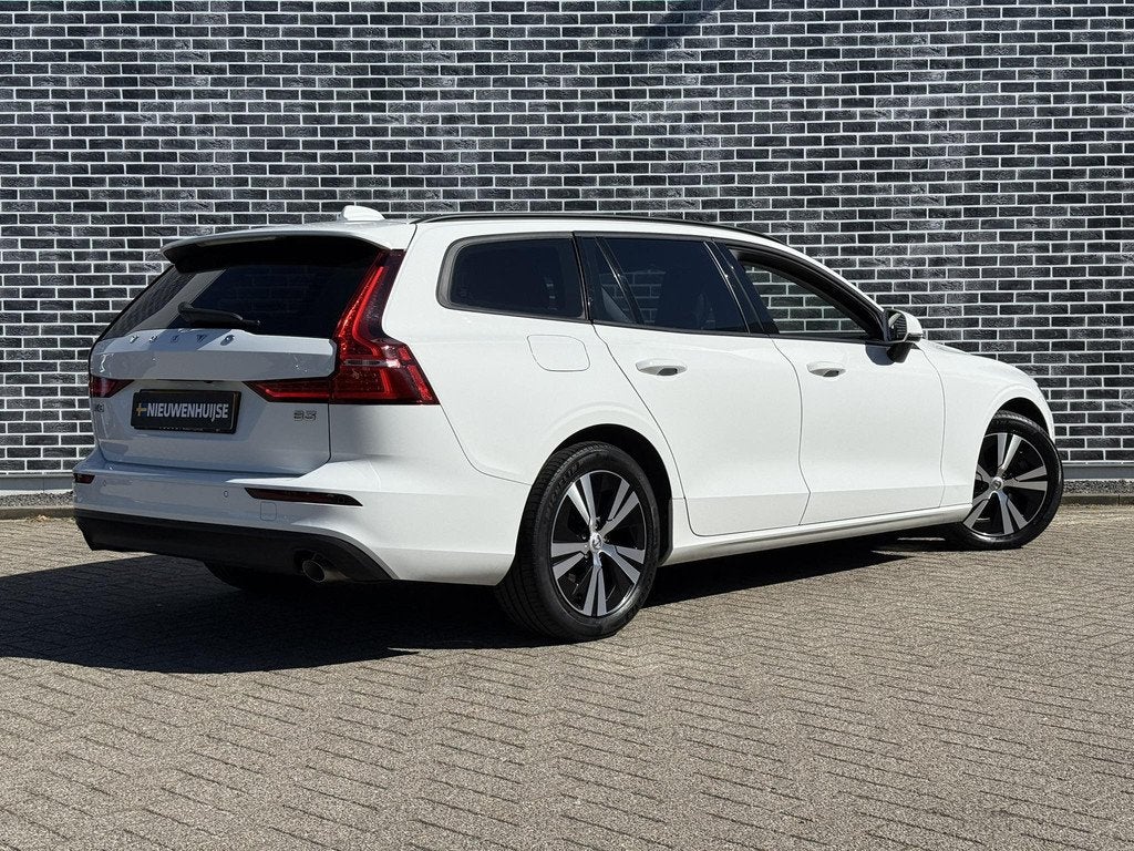 Volvo V60 2.0 B3 Momentum Advantage | Trekhaak | Achteruitri, 12 maanden, Euro 6, 4 cilinders, 1634 kg