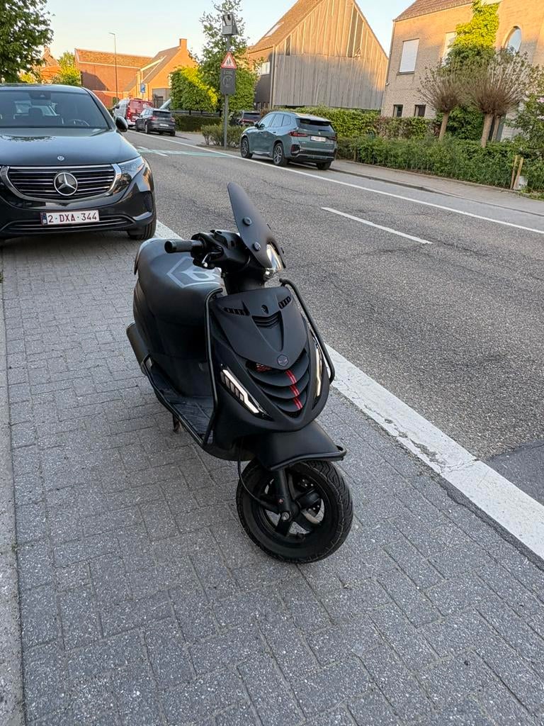 Piaggio Zip 50cc, Fietsen en Brommers, Scooters | Piaggio, Ophalen, Zo goed als nieuw, Benzine, Zip