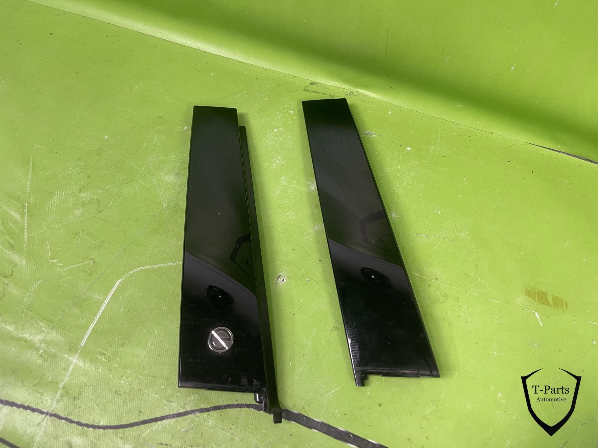 opel corsa links rechts deur portier lijst 39222099 39222097