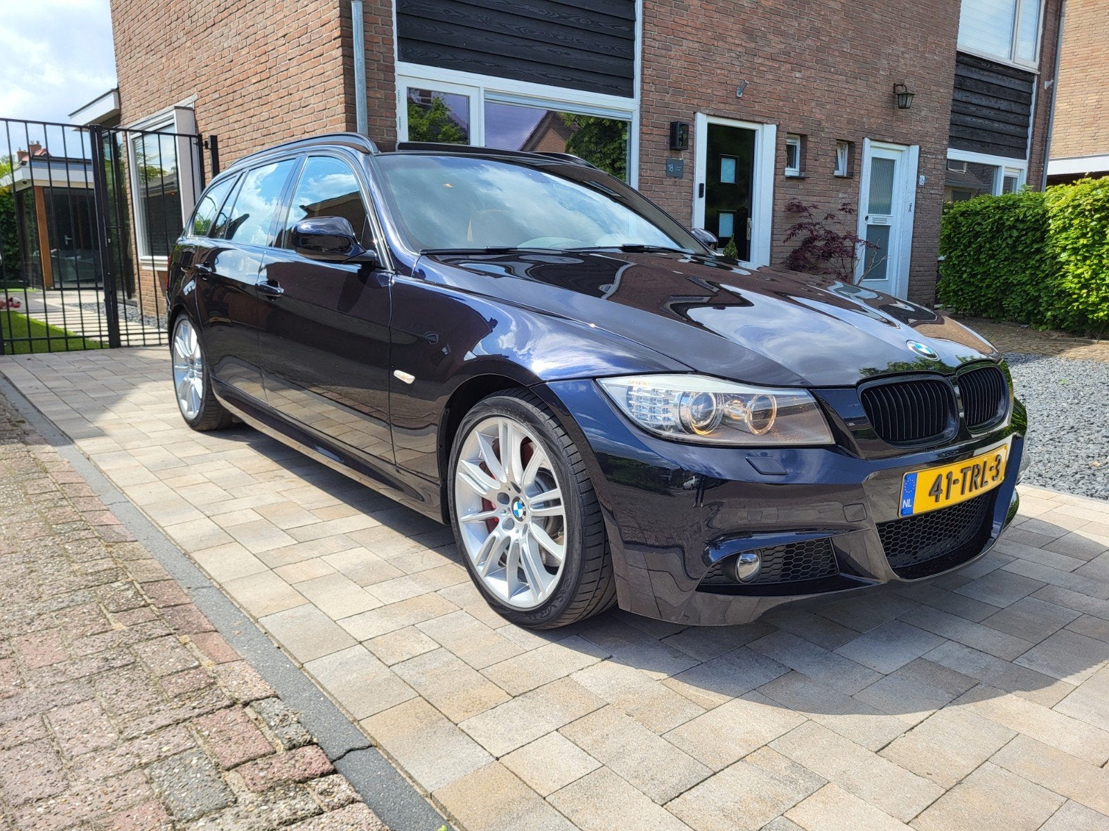 BMW E91 325i Touring LCI Carbon Sport Edition / NL Auto, Auto's, BMW, Particulier, 1600 kg, 3-Serie, Onderhoudsboekje