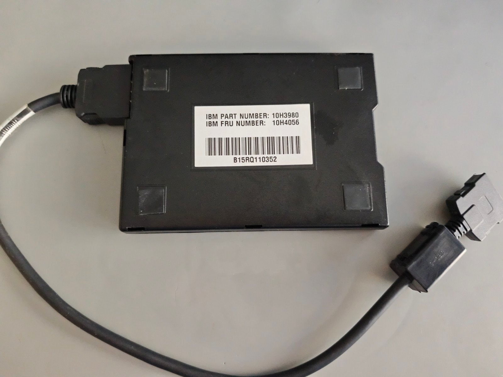 Foto 2 van IBM ThinkPad Externe 3.5" Floppy Station 10H3980