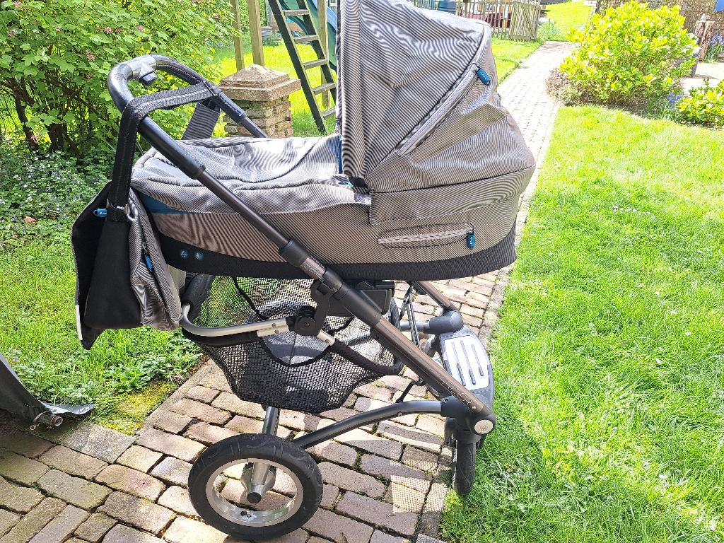 te koop: Mutsy kinder/wandelwagen, Kinderen en Baby's, Kinderwagens en Combinaties, Ophalen, Gebruikt, Verstelbare duwstang, Combiwagen