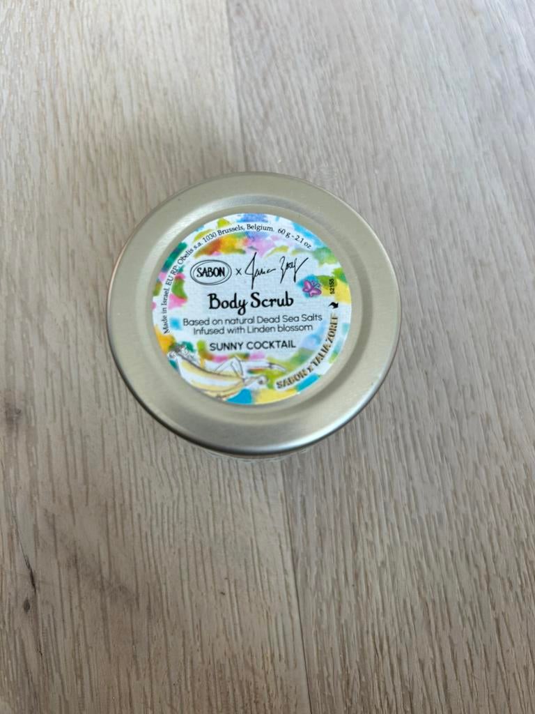 Sabon x Talia Zoref Body Scrub – Sunny Cocktail – Limited, Ophalen of Verzenden, Nieuw, Bodylotion, Crème of Olie