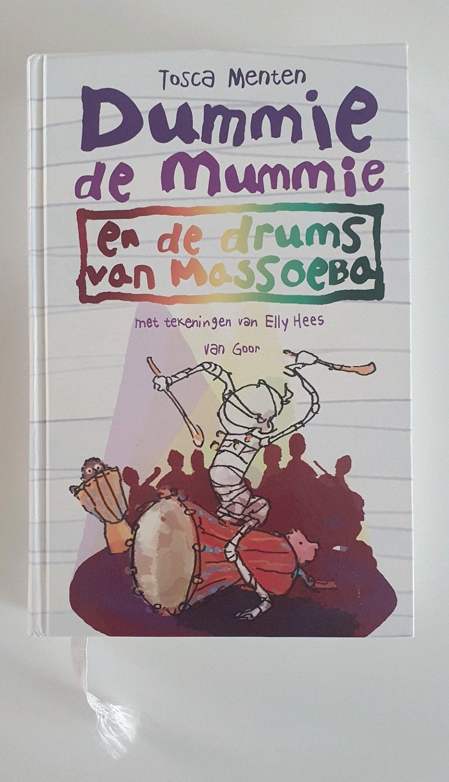 Tosca Menten - Dummie de mummie en de drums van Massoeba, Ophalen of Verzenden, Zo goed als nieuw, Tosca Menten
