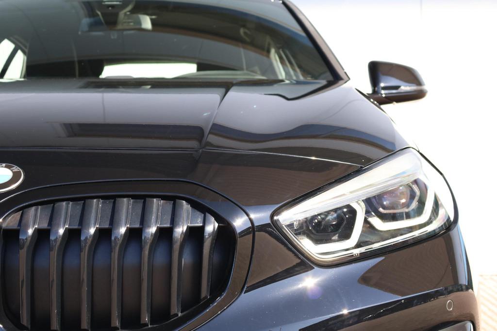 BMW 1 Serie 118i Business Edition Plus / Sportline / 17'' LM, Gebruikt, Met garantie (alle), Multifunctioneel stuurwiel, Zwart