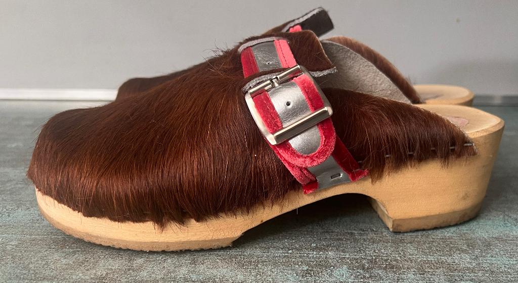 Tjoelup. Leren/ houten klompen/ muiltjes. Mt 38., Kleding | Dames, Bruin, Zo goed als nieuw, Tjoelup, Sandalen of Muiltjes