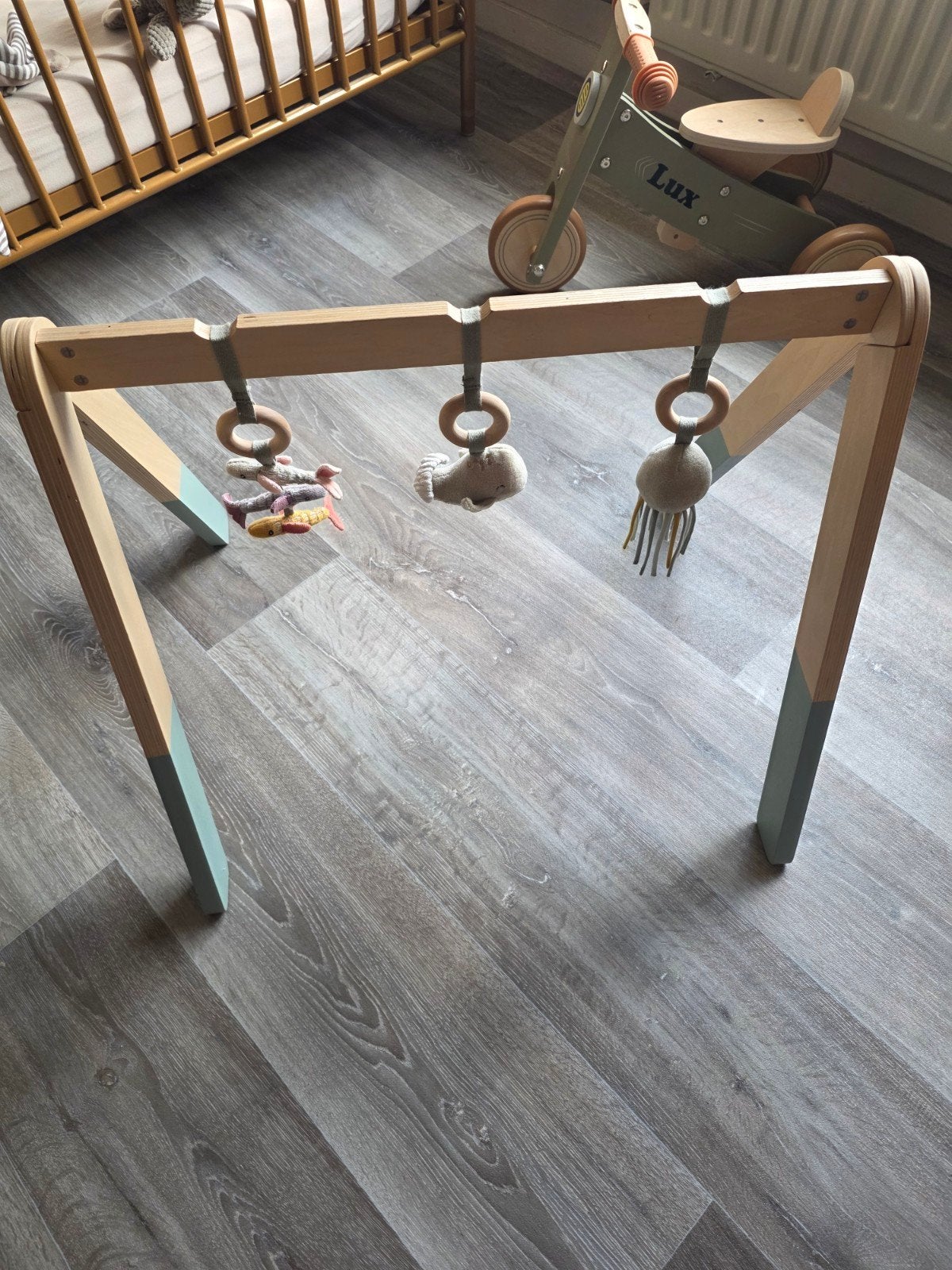 Houten babygym met speeltjes, Kinderen en Baby's, Speelgoed | Babyspeelgoed, Ophalen of Verzenden, Gebruikt, Babygym