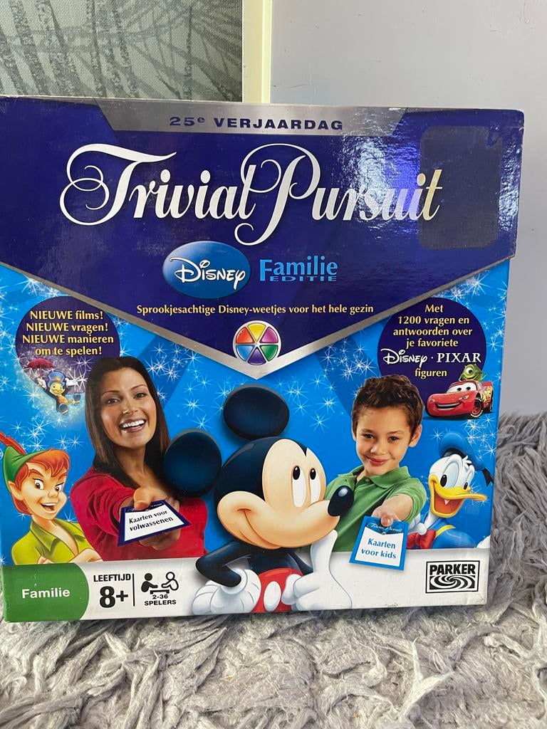 Trivial Pursuit Disney Familie Editie - 25e Verjaardag, Een of twee spelers, Ophalen, Zo goed als nieuw