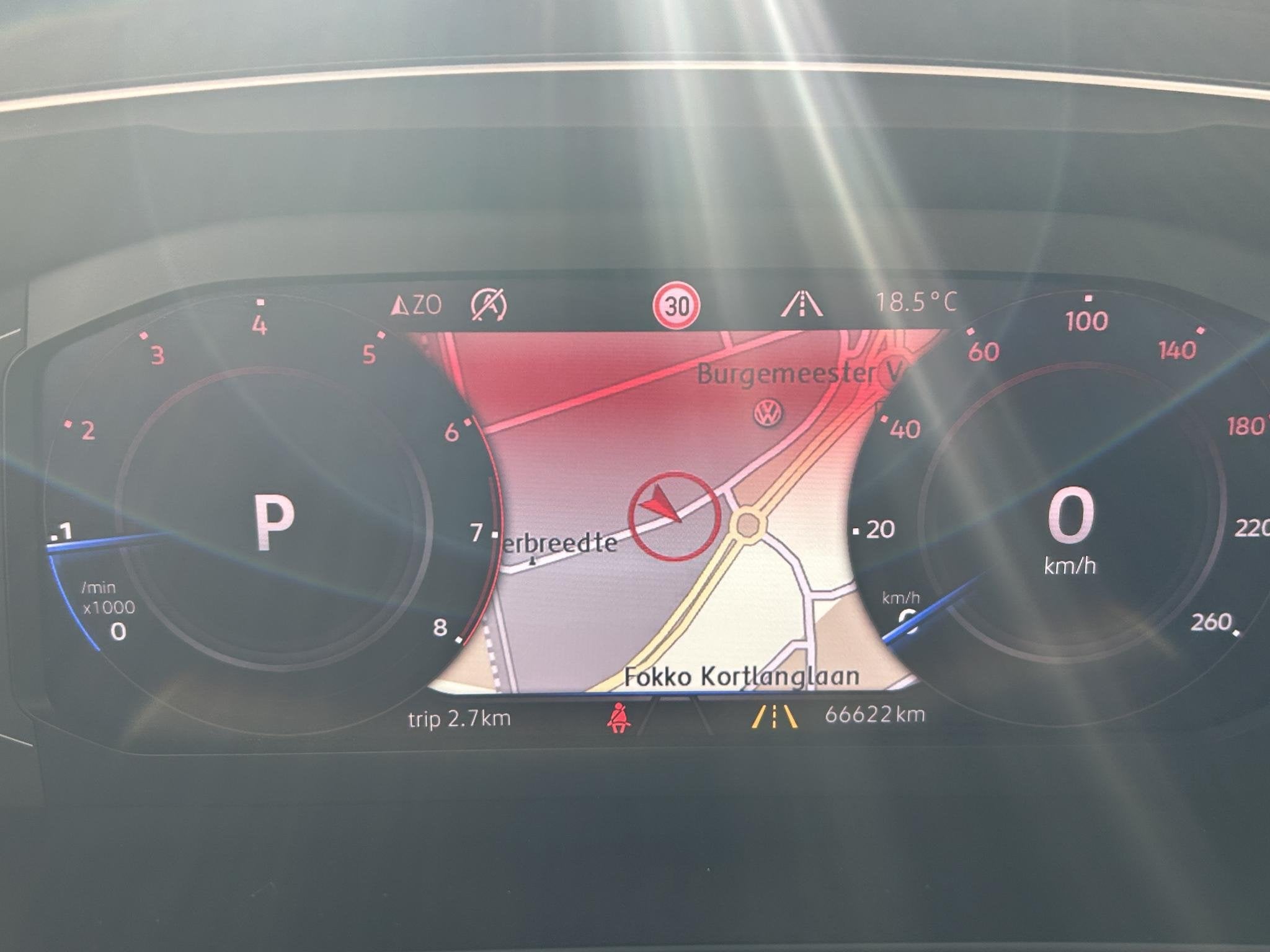 Volkswagen Tiguan 1.5 TSI ACT Highline | R-Line | Trekhaak |, Auto's, Gebruikt, Wit, Origineel Nederlands, SUV of Terreinwagen