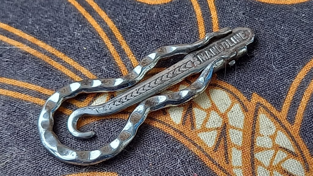 Mooie reis veterhaak uit Frankrijk van Mandoline 9,5 cm.