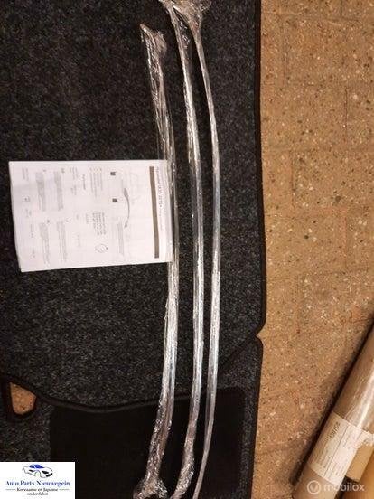 Bumpergrille voor midden chroom Hyundai IX35 P8LG2Y00, Nieuw, Ophalen of Verzenden, Hyundai, Hyundai