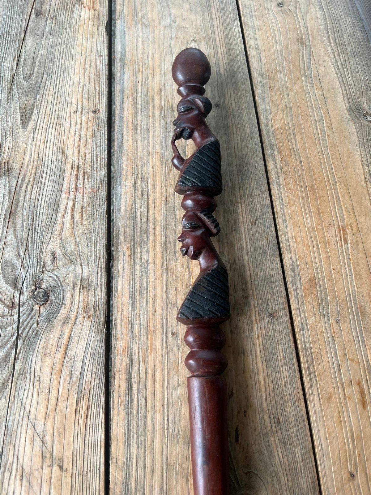 Handgesneden TOVERSTOK Sumatra Jaren 60/70 Palissander 97 cm, Antiek en Kunst, Ophalen
