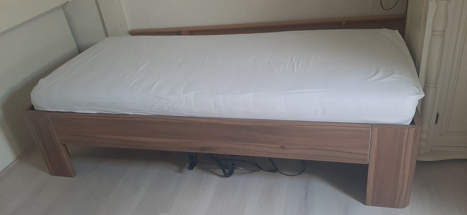 Bossflex Elektrisch Verstelbaar Eenpersoonsbed 90x200cm, Ophalen, Verstelbaar, 90 cm, Eenpersoons