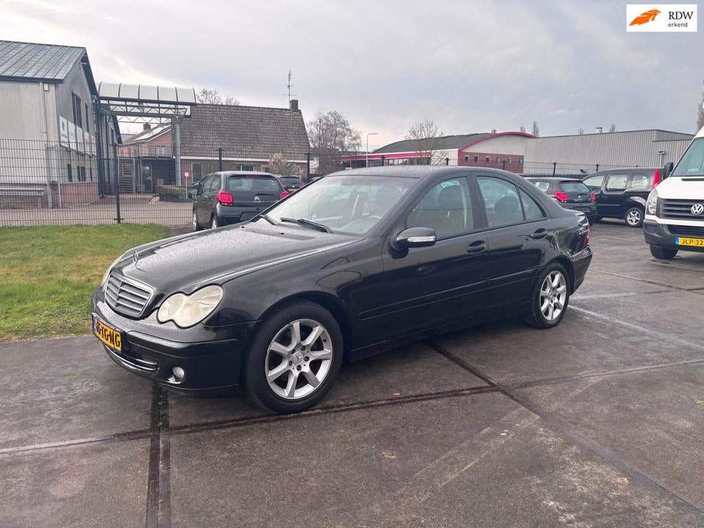 Mercedes-Benz C-klasse 200 CDI Classic sedan met climaat con, Auto's, Mercedes-Benz, Zwart, 4 cilinders, Origineel Nederlands