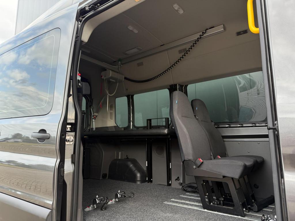 Ford Transit Rolstoelbus 2021 (Airco) Tillift + Bed + Rolsto, Auto's, Voorwielaandrijving, 12 maanden, Zwart, 4 cilinders
