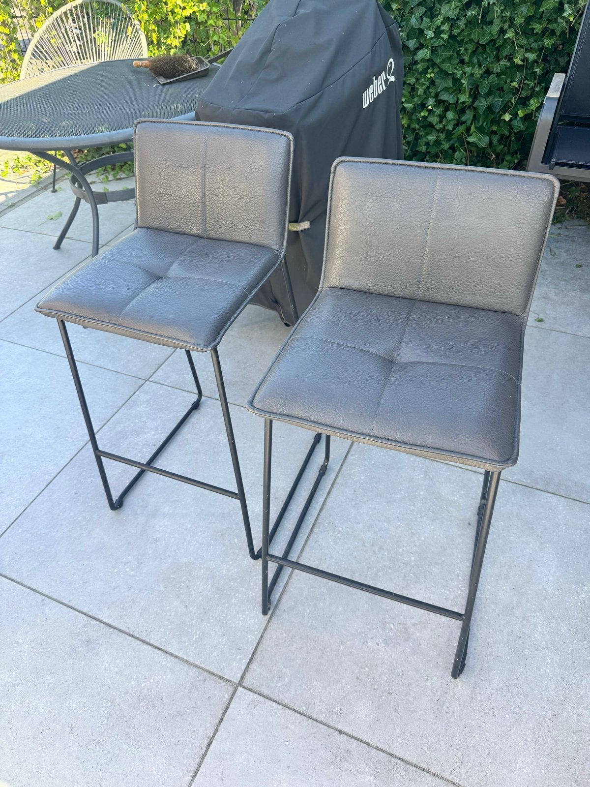 2 barkrukken, leatherlook, in goede staat, Huis en Inrichting, 2 krukken, Ophalen, Leer, 60 tot 90 cm