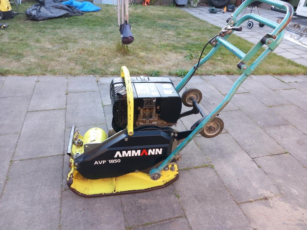 AMMANN avp 1850 trilplaat, Ophalen