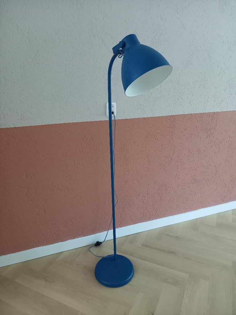 Staande lamp, Ophalen, Zo goed als nieuw, Industrieel, modern, kleurrijk, Metaal
