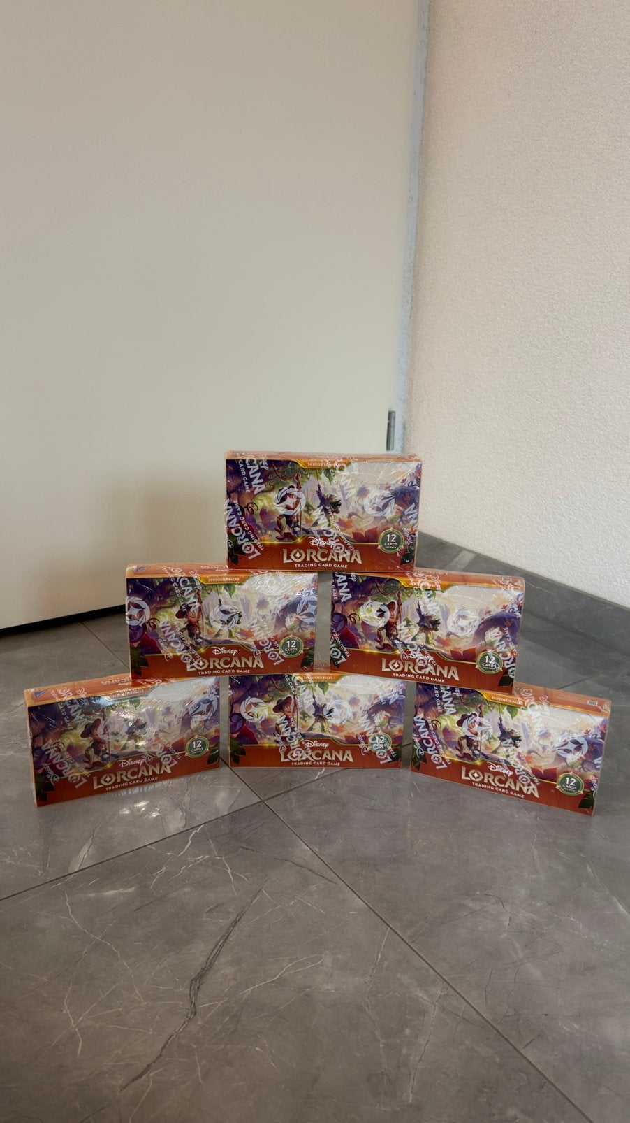 Disney Lorcana Wilds Unknown Booster Box Display, Ophalen of Verzenden, Nieuw, Boosterbox