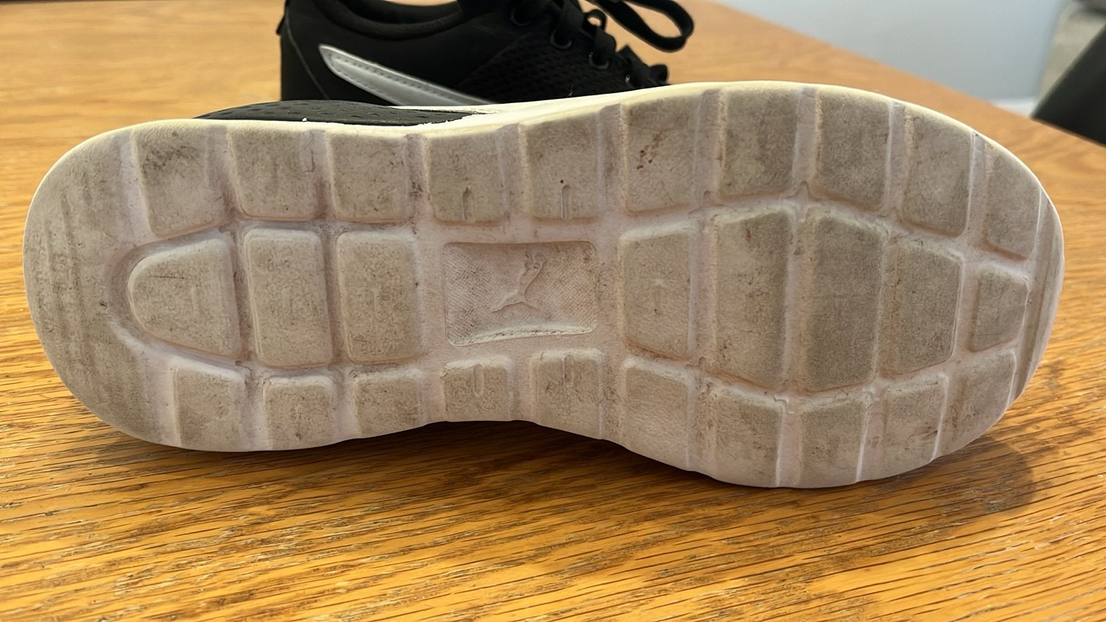 GRATIS Puma sneakers maat 37, Zwart, Ophalen of Verzenden, Sneakers of Gympen, Gedragen