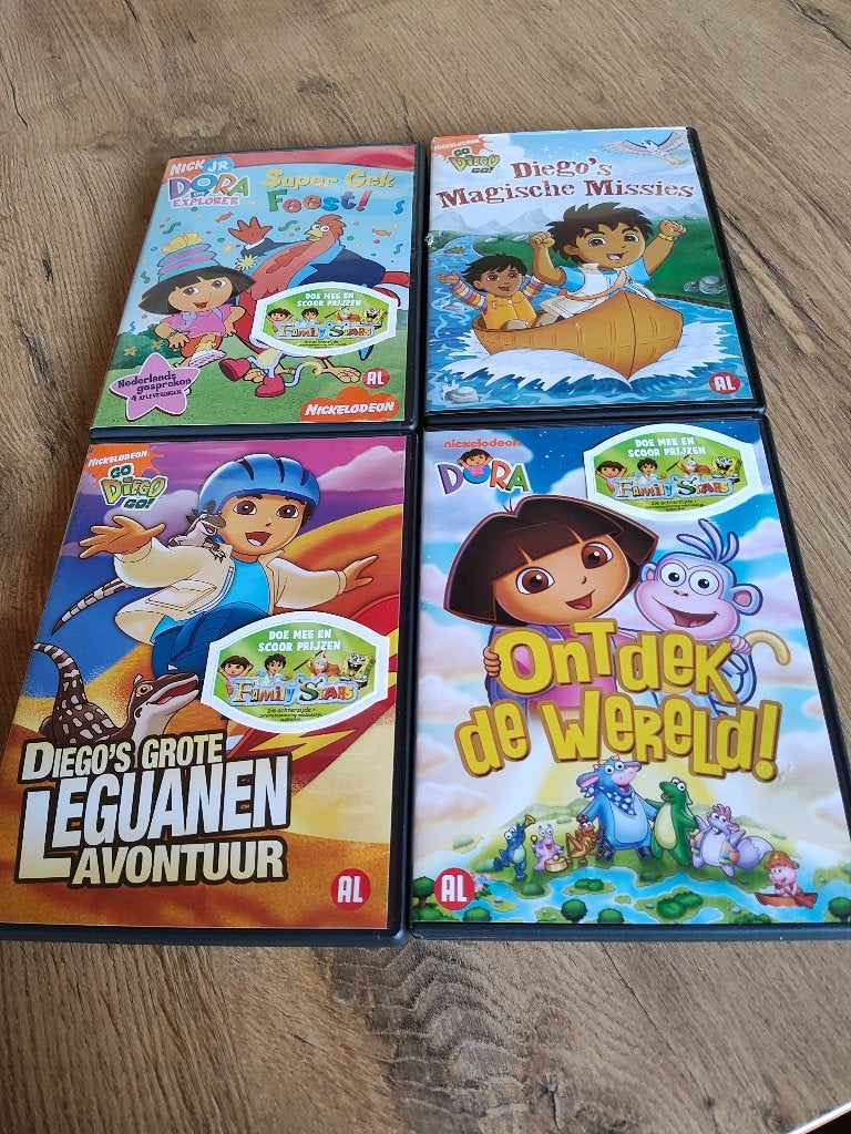 Dora ( 2 stuks ) Diego ( 2 stuks ) originele DVD's, Cd's en Dvd's, Dvd's | Kinderen en Jeugd, Avontuur, Alle leeftijden, Ophalen of Verzenden