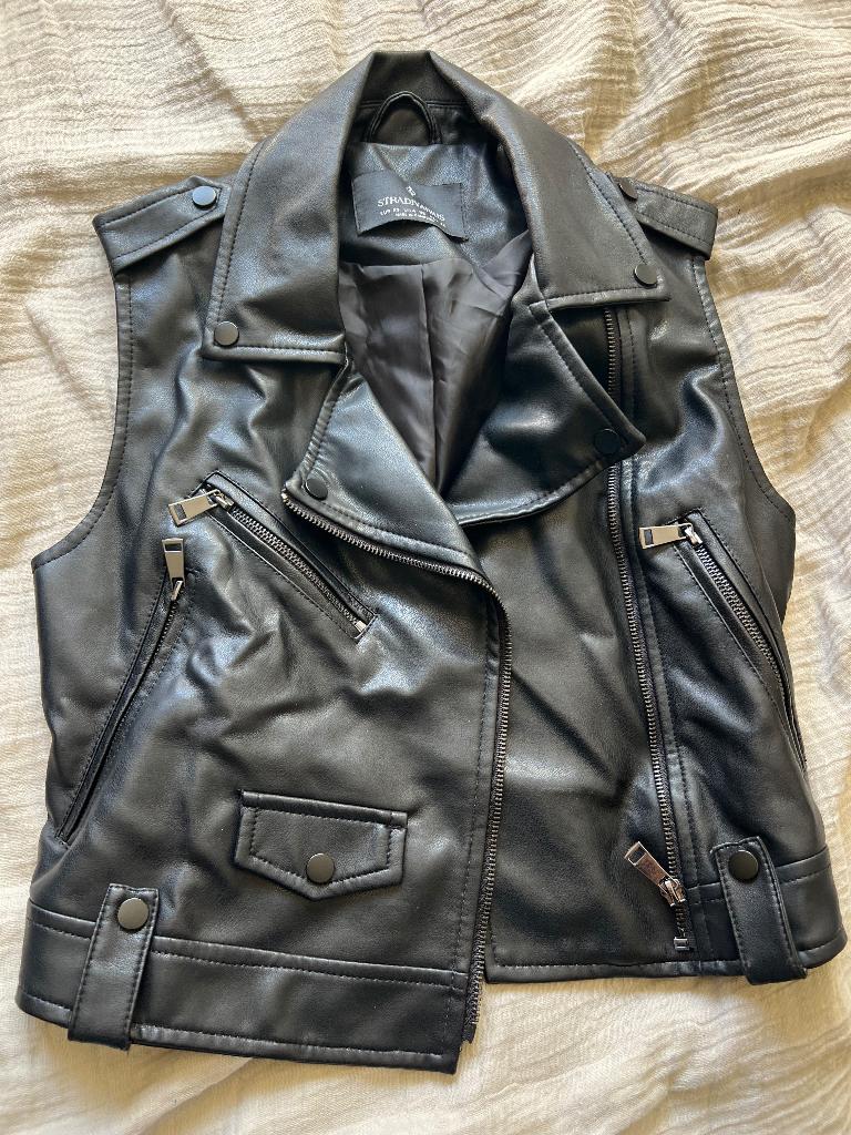 zwarte leren gilet maat XS stradivarius, Zwart, Ophalen of Verzenden, Zo goed als nieuw, Jasje