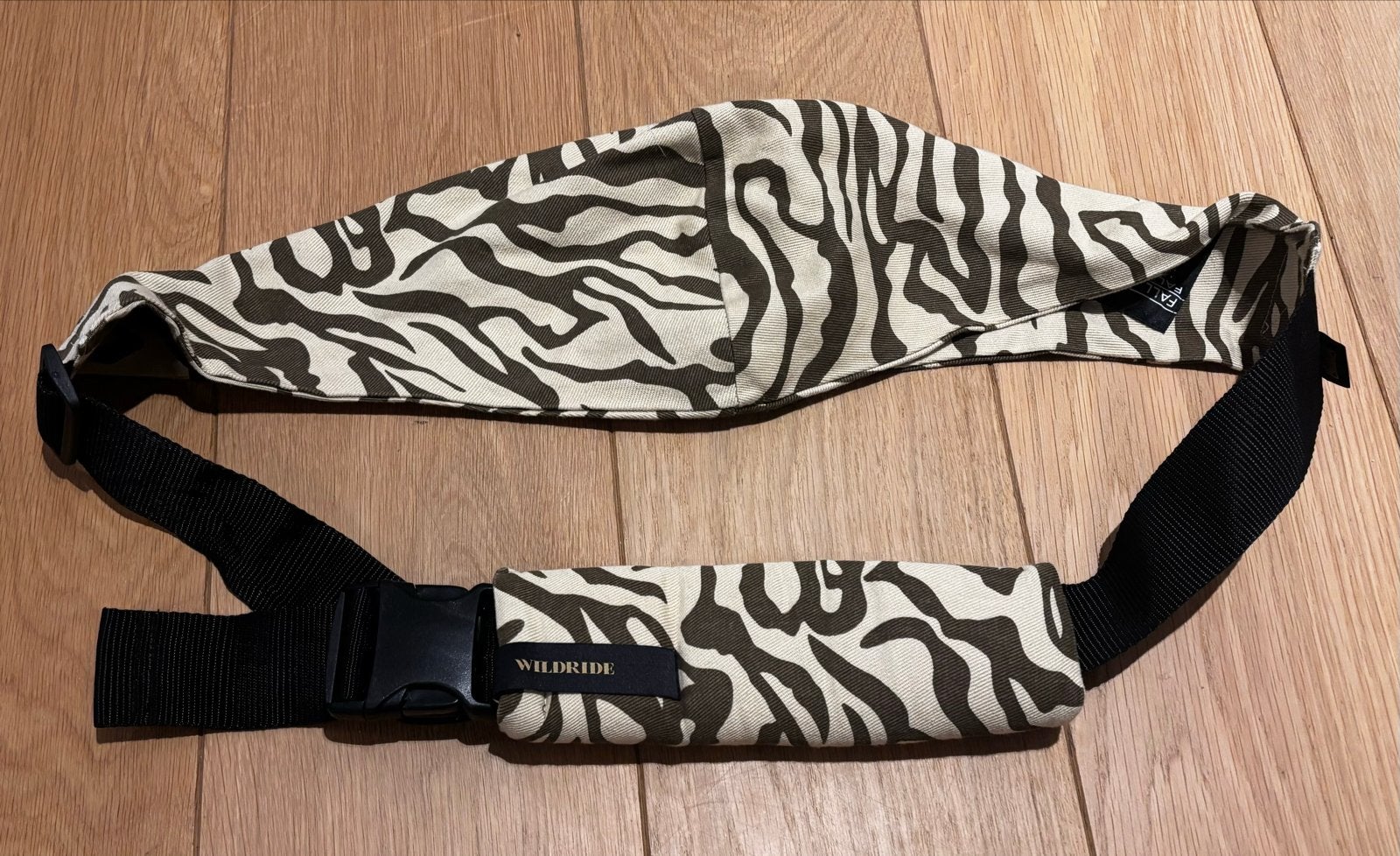 Wildride Draagzak Zebraprint - Zo goed als nieuw, Overige merken, Buik of Rug, Ophalen of Verzenden, Zo goed als nieuw