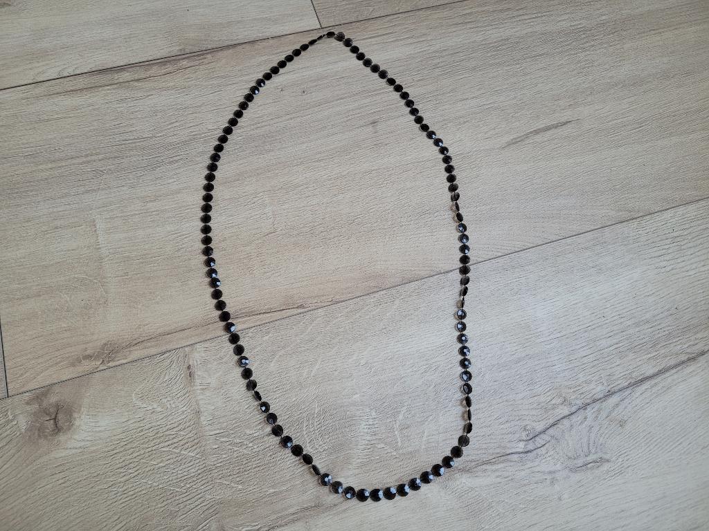 Ketting zwarte platte kralen ~ TH0604, Ophalen of Verzenden, Gebruikt, Zwart, Overige materialen